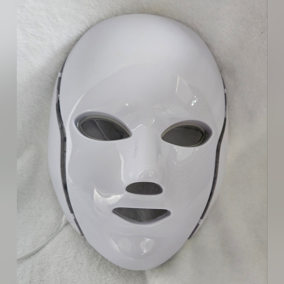 White LED Face Mask - Picture 3 of 5